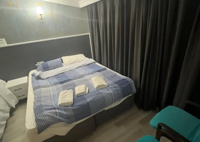 Istiklal * Istanboel